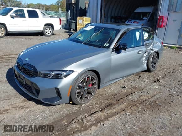 2025 BMW 3 Series M340i xDrive z VIN 3MW69FT02S8F29518, wystawiony jako IAAI lot #43408317 z przebiegiem 754 mil mil oraz . Historia ofert i sprzedaży dostępna na DreamBid. Obrazek 18.