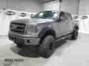 2013 Ford F-150 XL z VIN 1FTFW1EF9DKF60427, wystawiony jako Copart lot #80277785 z przebiegiem 186 811 mil mil oraz Czysty tytuł • Clean title. Historia ofert i sprzedaży dostępna na DreamBid. Obrazek 1.