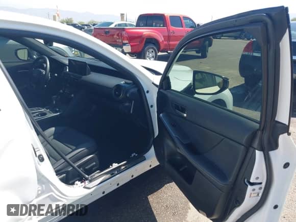 2024 Lexus IS 500 F Sport Performance z VIN JTHAP1D24R5005427, wystawiony jako IAAI lot #42899952 z przebiegiem 15 042 mil mil oraz . Historia ofert i sprzedaży dostępna na DreamBid. Obrazek 5.