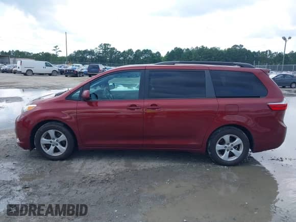 2017 Toyota Sienna LE Auto Access Seat with VIN 5TDKZ3DC0HS810922, listed as a IAAI auction lot 42726470 with 249,523 mi miles and . Bid and sale history available at DreamBid. Image 14.