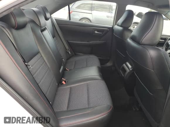 2015 Toyota Camry SE z VIN 4T1BF1FK4FU901066, wystawiony jako Copart lot #82366655 z przebiegiem 178 586 mil mil oraz Szkoda całkowita • Salvage title. Historia ofert i sprzedaży dostępna na DreamBid. Obrazek 10.