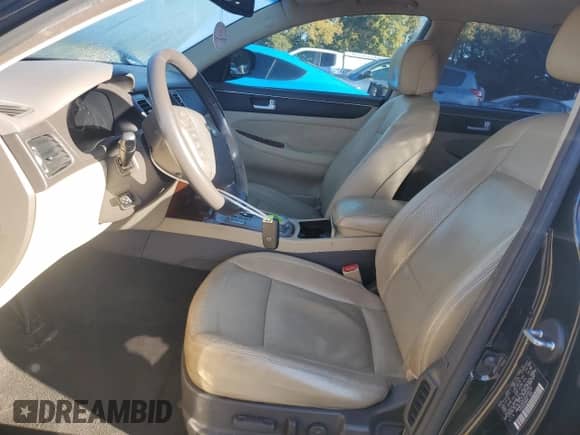 2013 Hyundai Genesis 3.8L с VIN KMHGC4DD1DU256152, выставлен на аукционе Copart как лот 85544825 с пробегом 226 157 миль миль и Списание • Salvage title. История ставок и продаж доступна на DreamBid. Изображение 7.