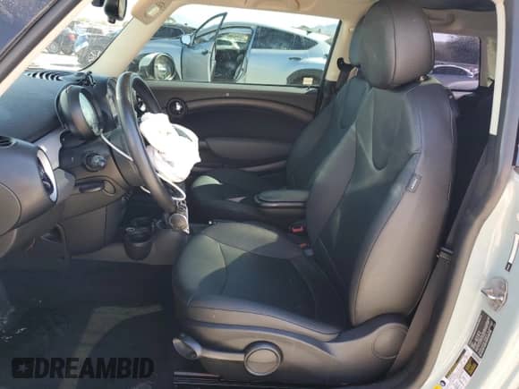 2012 MINI Hardtop с VIN WMWSU3C54CT542370, выставлен на аукционе Copart как лот 85142675 с пробегом 89 120 миль миль и Списание • Salvage title. История ставок и продаж доступна на DreamBid. Изображение 7.