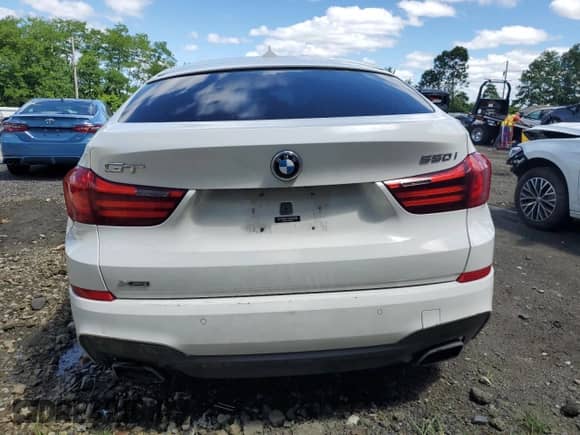 2016 BMW 5 Series 550i Gran Turismo xDrive с VIN WBA5M0C54GD085233, выставлен на аукционе Copart как лот 59881354 с пробегом Не указан миль и Чистый • Clean title. История ставок и продаж доступна на DreamBid. Изображение 6.