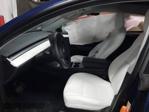 2023 Tesla Model Y Long Range с VIN 7SAYGDEE1PF592002, выставлен на аукционе IAAI как лот 43035517 с пробегом Не указан миль и . История ставок и продаж доступна на DreamBid. Изображение 5.