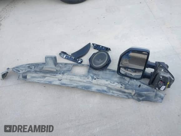 2018 Ford F-250 Platinum with VIN 1FT7W2BT7JEB09060, listed as a IAAI auction lot 43505578 with 283,434 mi miles and . Bid and sale history available at DreamBid. Image 12.