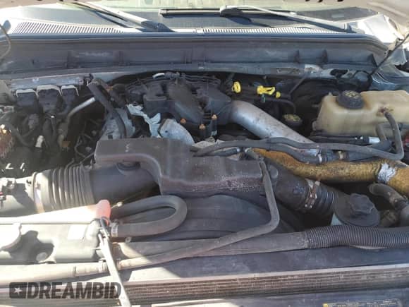 2011 Ford F-250 XL z VIN 1FT7W2BT8BEA25993, wystawiony jako Copart lot #87242215 z przebiegiem 380 430 mil mil oraz Czysty tytuł • Clean title. Historia ofert i sprzedaży dostępna na DreamBid. Obrazek 11.