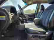 2011 Hyundai Santa Fe SE z VIN 5XYZHDAG6BG046741, wystawiony jako Copart lot #81948295 z przebiegiem 172 657 mil mil oraz Czysty tytuł • Clean title. Historia ofert i sprzedaży dostępna na DreamBid. Obrazek 7.