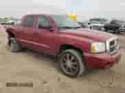 2007 Dodge Dakota SLT с VIN 1D7HE48J97S147477, выставлен на аукционе Copart как лот 82578214 с пробегом 322 684 миль миль и Списание • Salvage title. История ставок и продаж доступна на DreamBid. Изображение 4.