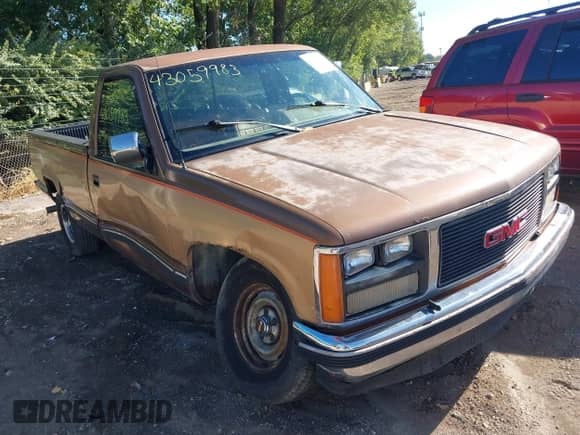 1989 GMC Sierra 1500 z VIN 1GTDC14K5KZ529078, wystawiony jako IAAI lot #43059983 z przebiegiem 158 207 mil mil oraz . Historia ofert i sprzedaży dostępna na DreamBid. Obrazek 1.
