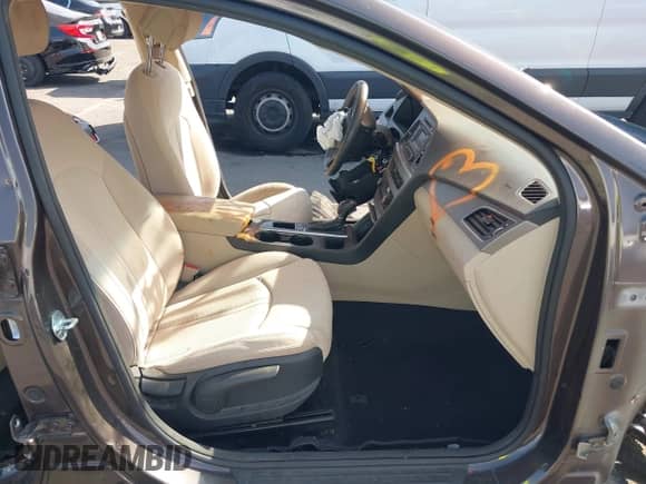 2015 Hyundai Sonata SE с VIN 5NPE24AF8FH127262, выставлен на аукционе IAAI как лот 43235413 с пробегом Не указан миль и . История ставок и продаж доступна на DreamBid. Изображение 5.