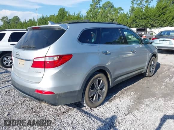 2014 Hyundai Santa Fe GLS with VIN KM8SN4HF8EU056015, listed as a IAAI auction lot 42684947 with 155,291 mi miles and . Bid and sale history available at DreamBid. Image 4.
