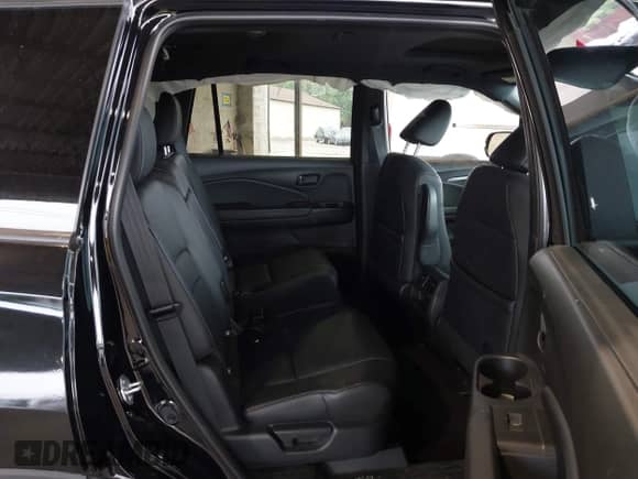 2023 Honda Passport EX-L with VIN 5FNYF8H52PB033173, listed as a IAAI auction lot 42376245 with 24,134 mi miles and . Bid and sale history available at DreamBid. Image 8.