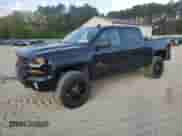2017 Chevrolet Silverado 1500 LT z VIN 3GCUKREC1HG233234, wystawiony jako Copart lot #48144415 z przebiegiem 79 248 mil mil oraz Szkoda całkowita • Salvage title. Historia ofert i sprzedaży dostępna na DreamBid. Obrazek 1.