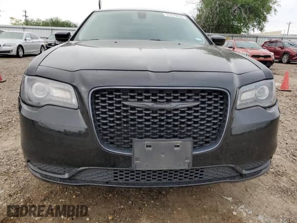2023 Chrysler 300 Touring z VIN 2C3CCAAG4PH561219, wystawiony jako Copart lot #51279635 z przebiegiem 45 217 mil mil oraz Szkoda całkowita • Salvage title. Historia ofert i sprzedaży dostępna na DreamBid. Obrazek 5.