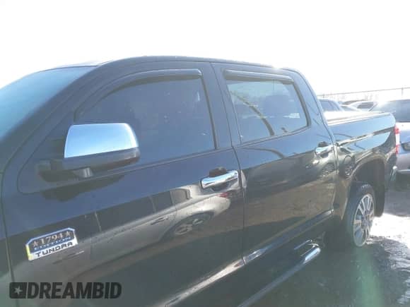 2017 Toyota Tundra Platinum с VIN 5TFAY5F16HX658385, выставлен на аукционе IAAI как лот 41384587 с пробегом 43 189 миль миль и . История ставок и продаж доступна на DreamBid. Изображение 14.