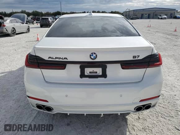 2021 BMW 7 Series z VIN WBA7U2C18MCG22420, wystawiony jako Copart lot #89134735 z przebiegiem Nie podano mil oraz Szkoda całkowita • Salvage title. Historia ofert i sprzedaży dostępna na DreamBid. Obrazek 6.