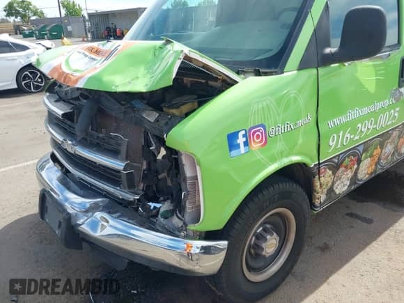 2001 Chevrolet Express z VIN 1GCHG39R011111547, wystawiony jako IAAI lot #42265979 z przebiegiem 297 607 mil mil oraz . Historia ofert i sprzedaży dostępna na DreamBid. Obrazek 19.