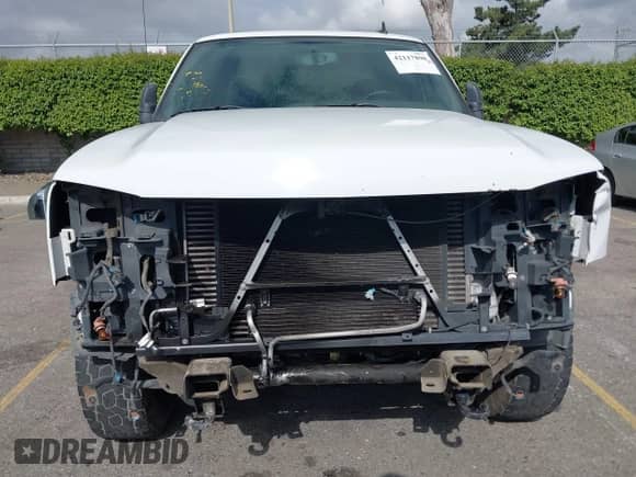 2006 Chevrolet Silverado 3500 SRW Wrk Trk z VIN 1GCHK33D06F229202, wystawiony jako IAAI lot #42117898 z przebiegiem 216 781 mil mil oraz . Historia ofert i sprzedaży dostępna na DreamBid. Obrazek 13.