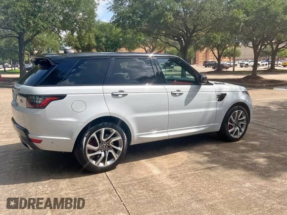 2018 Land Rover Range Rover Sport HSE Dynamic with VIN SALWV2SV3JA698608, listed as a Copart auction lot 61170055 with 44,784 mi miles and Clean title. Bid and sale history available at DreamBid. Image 4.