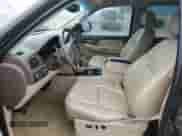 2007 GMC Sierra 1500 z VIN 2GTEK13Y671661974, wystawiony jako Copart lot #43061085 z przebiegiem 193 085 mil mil oraz Czysty tytuł • Clean title. Historia ofert i sprzedaży dostępna na DreamBid. Obrazek 7.