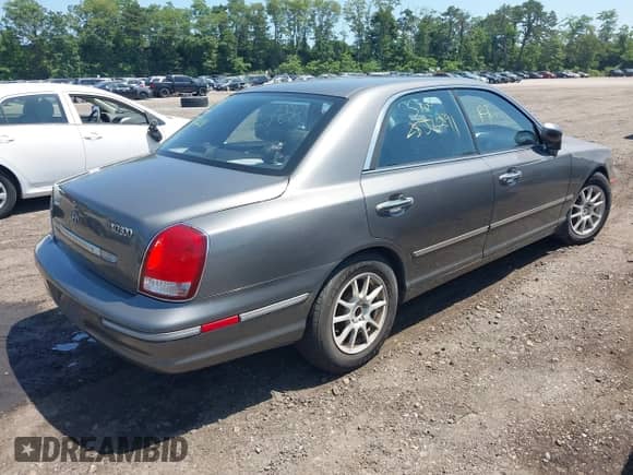 2001 Hyundai XG with VIN KMHFU45D21A096111, listed as a IAAI auction lot 42553311 with Not provided miles and . Bid and sale history available at DreamBid. Image 4.