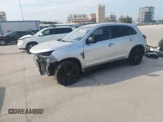2022 Mitsubishi Outlander ES z VIN JA4ARUAU3NU008669, wystawiony jako Copart lot #72064085 z przebiegiem 70 971 mil mil oraz Szkoda całkowita • Salvage title. Historia ofert i sprzedaży dostępna na DreamBid. Obrazek 1.