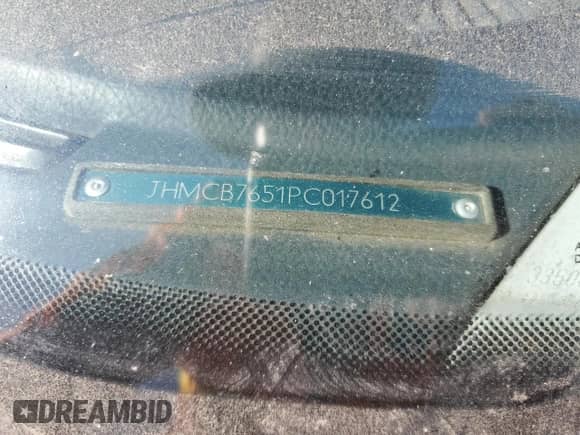 1993 Honda Accord LX z VIN JHMCB7651PC017612, wystawiony jako Copart lot #73041854 z przebiegiem 334 877 mil mil oraz Czysty tytuł • Clean title. Historia ofert i sprzedaży dostępna na DreamBid. Obrazek 12.