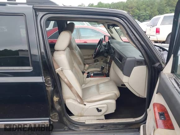 2006 Jeep Commander Limited z VIN 1J8HH58N96C280493, wystawiony jako IAAI lot #42589014 z przebiegiem 234 739 mil mil oraz . Historia ofert i sprzedaży dostępna na DreamBid. Obrazek 5.