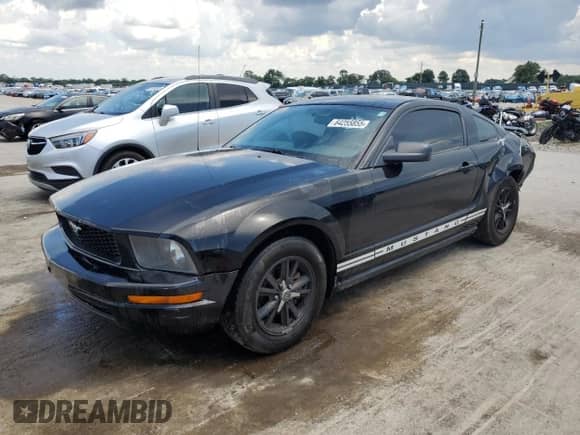 2005 Ford Mustang Deluxe with VIN 1ZVFT80N855107171, listed as a Copart auction lot 64255855 with 251,576 mi miles and Salvage title. Bid and sale history available at DreamBid. Image 1.