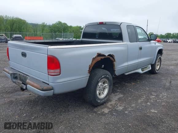 1999 Dodge Dakota SLT с VIN 1B7GG22Y7XS235244, выставлен на аукционе IAAI как лот 42282940 с пробегом 113 224 миль миль и . История ставок и продаж доступна на DreamBid. Изображение 4.