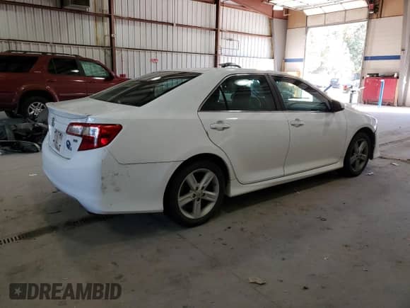 2013 Toyota Camry L with VIN 4T1BF1FK9DU267153, listed as a Copart auction lot 82703375 with 294,749 mi miles and Clean title. Bid and sale history available at DreamBid. Image 3.