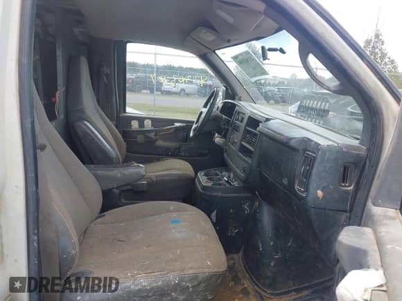 2009 Chevrolet Express Cargo с VIN 1GCFG15X291154296, выставлен на аукционе IAAI как лот 43363104 с пробегом 337 671 миль миль и . История ставок и продаж доступна на DreamBid. Изображение 5.