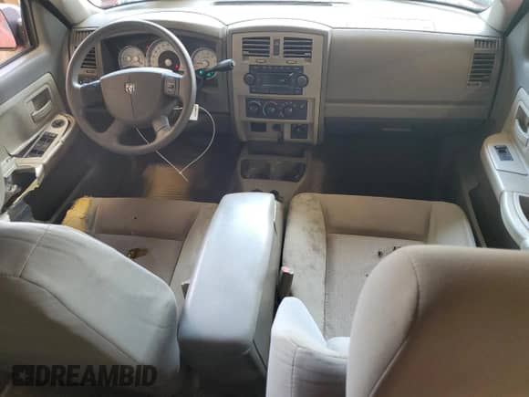 2005 Dodge Dakota SLT с VIN 1D7HW48N15S104054, выставлен на аукционе Copart как лот 71467265 с пробегом 194 566 миль миль и Списание • Salvage title. История ставок и продаж доступна на DreamBid. Изображение 8.