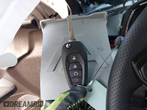 2025 Chevrolet Trax 1RS с VIN KL77LGEP1SC239026, выставлен на аукционе IAAI как лот 42894110 с пробегом 4 027 миль миль и . История ставок и продаж доступна на DreamBid. Изображение 11.
