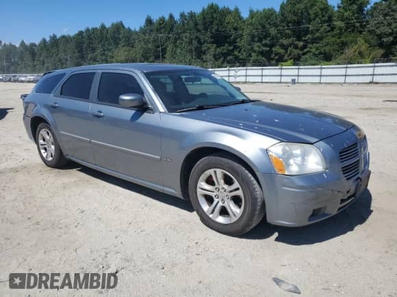 2006 Dodge Magnum R/T with VIN 2D4GV57226H361175, listed as a Copart auction lot 69041115 with 121,895 mi miles and Salvage title. Bid and sale history available at DreamBid. Image 4.