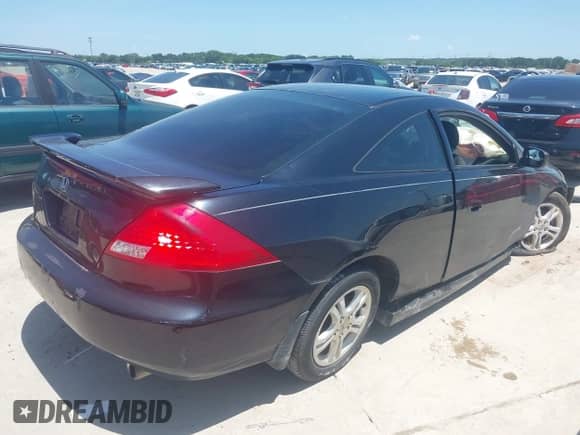 2007 Honda Accord LX с VIN 1HGCM72347A002213, выставлен на аукционе IAAI как лот 42525227 с пробегом 143 561 миль миль и . История ставок и продаж доступна на DreamBid. Изображение 4.