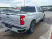 2022 Chevrolet Silverado 1500 RST z VIN 1GCUDEET8NZ571342, wystawiony jako IAAI lot #42146604 z przebiegiem 90 957 mil mil oraz . Historia ofert i sprzedaży dostępna na DreamBid. Obrazek 4.
