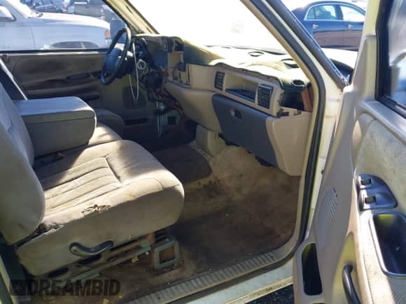 1996 Dodge 1500 with VIN 3B7HC13Y9TG145619, listed as a IAAI auction lot 43411132 with 373,148 mi miles and . Bid and sale history available at DreamBid. Image 5.