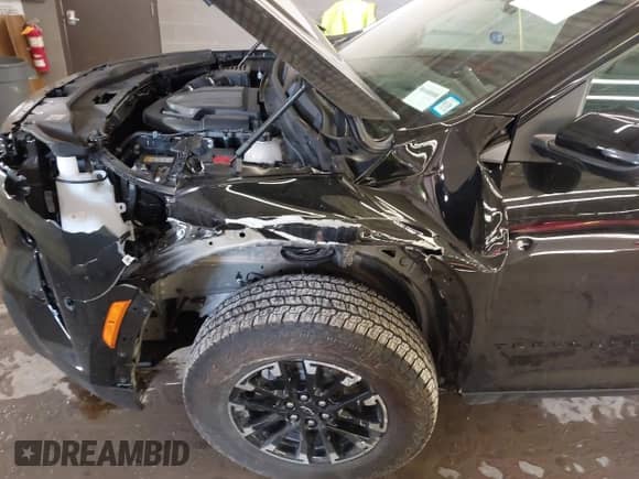 2024 Chevrolet Traverse AWD Z71 z VIN 1GNEVJKS7RJ198778, wystawiony jako IAAI lot #41729998 z przebiegiem 8 051 mil mil oraz . Historia ofert i sprzedaży dostępna na DreamBid. Obrazek 22.