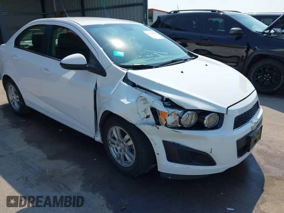 2013 Chevrolet Sonic LT с VIN 1G1JC5SH0D4245187, выставлен на аукционе IAAI как лот 42910282 с пробегом 46 529 миль миль и . История ставок и продаж доступна на DreamBid. Изображение 6.