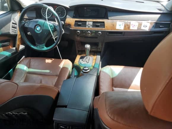 2006 BMW 5 Series 530xi z VIN WBANF73566CG67652, wystawiony jako Copart lot #55035755 z przebiegiem 186 971 mil mil oraz Czysty tytuł • Clean title. Historia ofert i sprzedaży dostępna na DreamBid. Obrazek 8.