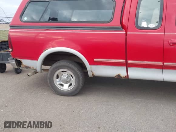 1997 Ford F-150 XL с VIN 1FTDX1868VKA31178, выставлен на аукционе IAAI как лот 43475720 с пробегом 97 635 миль миль и . История ставок и продаж доступна на DreamBid. Изображение 6.