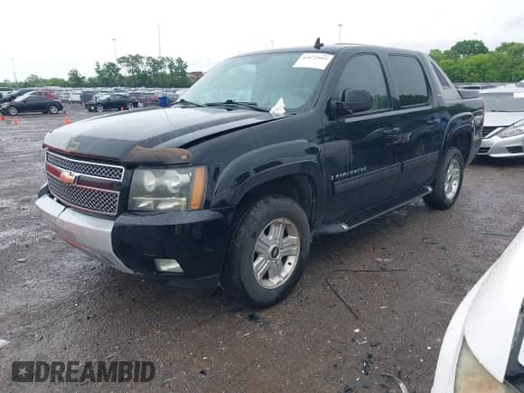 2009 Chevrolet Avalanche 2LT with VIN 3GNEC22099G219724, listed as a IAAI auction lot 42172955 with 213,667 mi miles and . Bid and sale history available at DreamBid. Image 18.