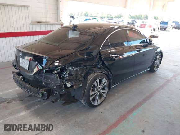 2017 Mercedes-Benz CLA 250 с VIN WDDSJ4EB3HN438300, выставлен на аукционе IAAI как лот 42957522 с пробегом 118 898 миль миль и . История ставок и продаж доступна на DreamBid. Изображение 4.