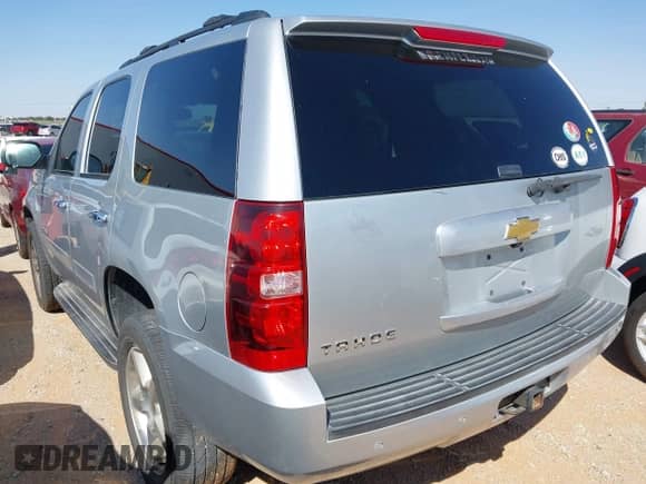 2013 Chevrolet Tahoe LS с VIN 1GNSKAE06DR286575, выставлен на аукционе IAAI как лот 42595609 с пробегом 216 059 миль миль и . История ставок и продаж доступна на DreamBid. Изображение 3.