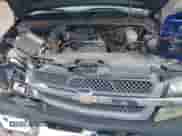 2004 Chevrolet Silverado 1500 Work Truck z VIN 1GCEC14X24Z280645, wystawiony jako IAAI lot #42153375 z przebiegiem 79 598 mil mil oraz . Historia ofert i sprzedaży dostępna na DreamBid. Obrazek 10.