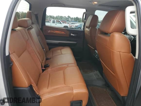 2020 Toyota Tundra Platinum с VIN 5TFGY5F17LX263151, выставлен на аукционе Copart как лот 65772464 с пробегом 104 218 миль миль и Списание • Salvage title. История ставок и продаж доступна на DreamBid. Изображение 10.