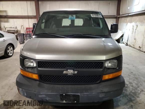 2004 Chevrolet Express Passenger с VIN 1GAHG35U941202467, выставлен на аукционе Copart как лот 81358814 с пробегом 93 370 миль миль и Чистый • Clean title. История ставок и продаж доступна на DreamBid. Изображение 5.