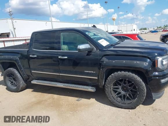2016 GMC Sierra 1500 Denali с VIN 3GTU2PEC9GG337246, выставлен на аукционе IAAI как лот 43385533 с пробегом 71 717 миль миль и . История ставок и продаж доступна на DreamBid. Изображение 13.